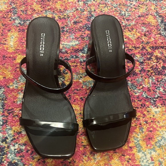 Divided Black Strappy Sandals from H&M; US SIZE 4 EUR 35 - Picture 5 of 5